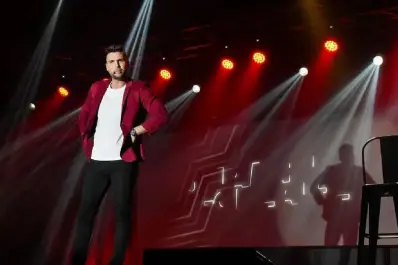 Juampi González trae su unipersonal “Soltero 2.0” al teatro Alberdi: humor, recuerdos y una cita a ciegas en vivo