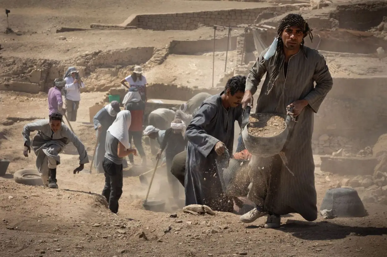 Un viaje a Egipto con la tucumana que saca fotos en tumbas milenarias