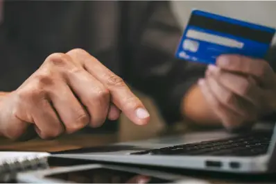 Black Friday 2025: cómo evitar el endeudarse con las compras navideñas