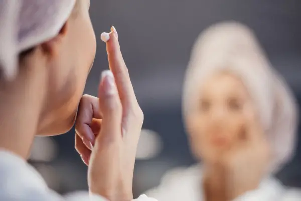 Alerta ANMAT: se prohibieron 12 cosméticos que pueden ser peligrosos para la salud