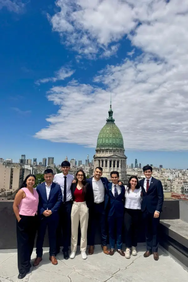 LIDERAZGO JOVEN. La delegación tucumana del programa Jóvenes Dirigentes participó del Alumni Forum.