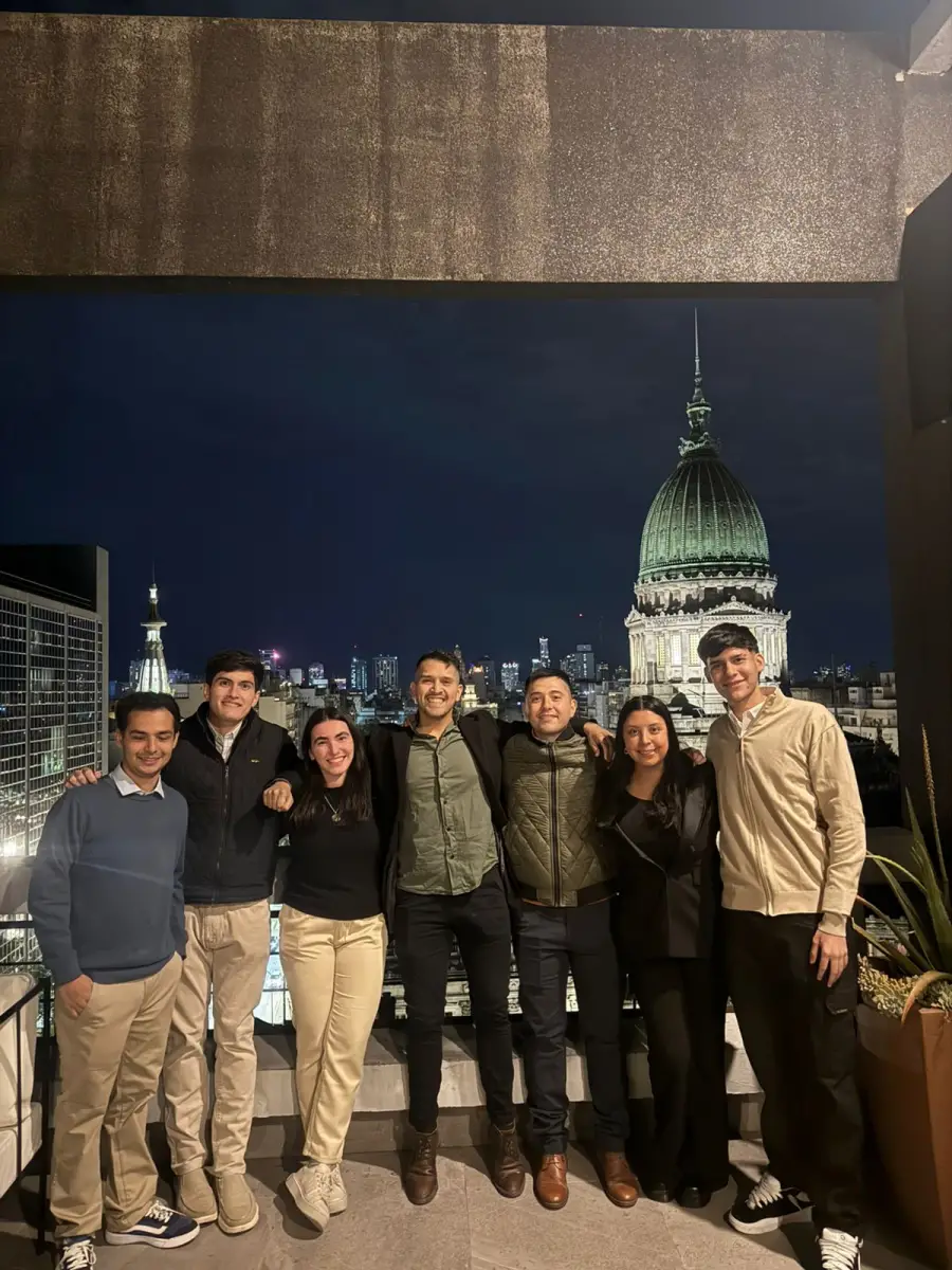 LIDERAZGO JOVEN. La delegación tucumana del programa Jóvenes Dirigentes participó del Alumni Forum.