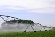 En dos años, el área de riego del país creció 63.400 hectáreas