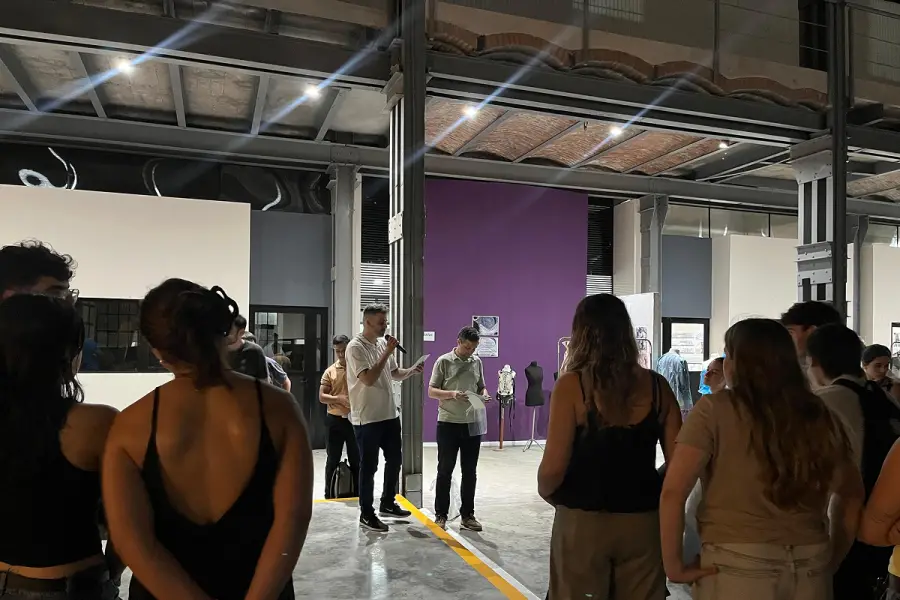 DISEÑO INDUSTRIAL. El coordinador de la carrera encabezó la entrega de reconocimientos a los alumnos destacados del año.