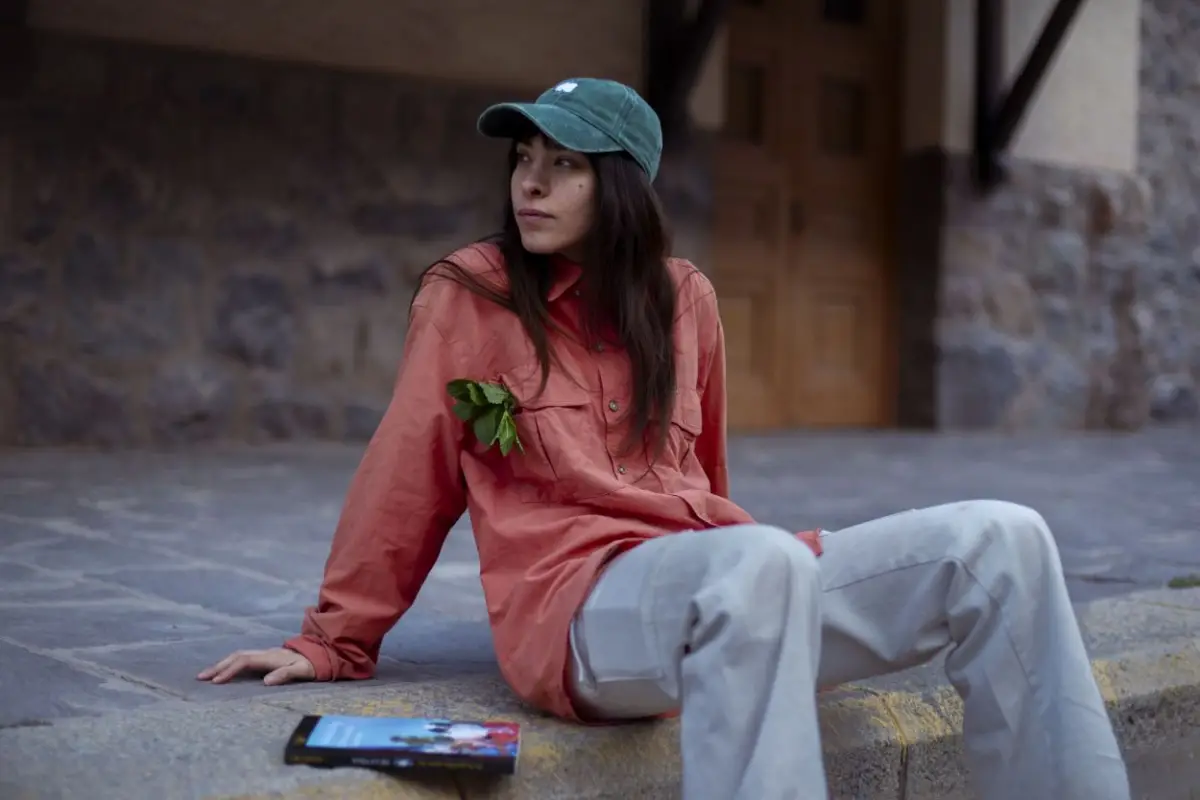 Sofía de la Vega: “Escribir es lo que me mantiene cuerda en este presente loco que nos toca vivir”