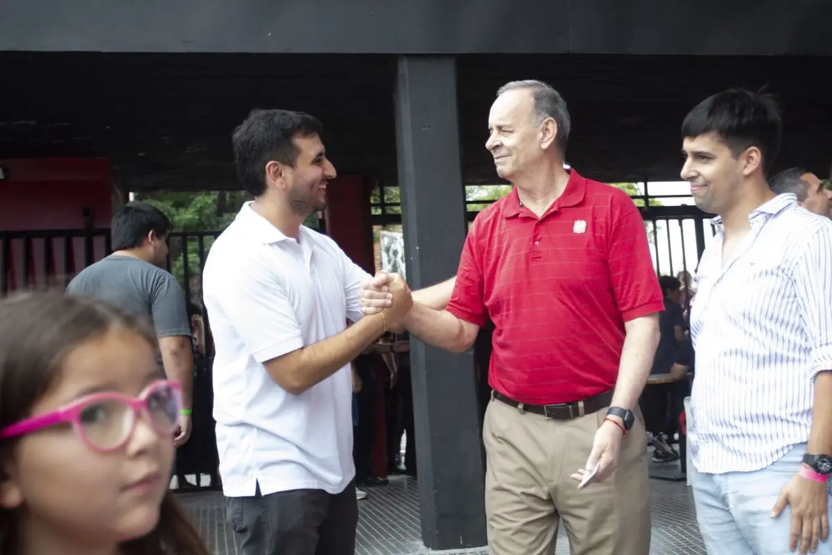 Encuentro entre los dos candidatos a la presidencia en San Martín