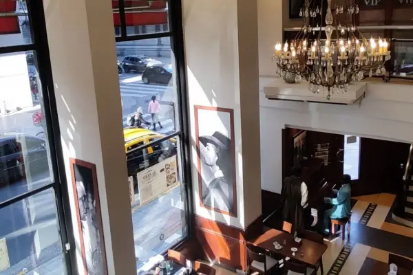 Tocate una nueva, Sam