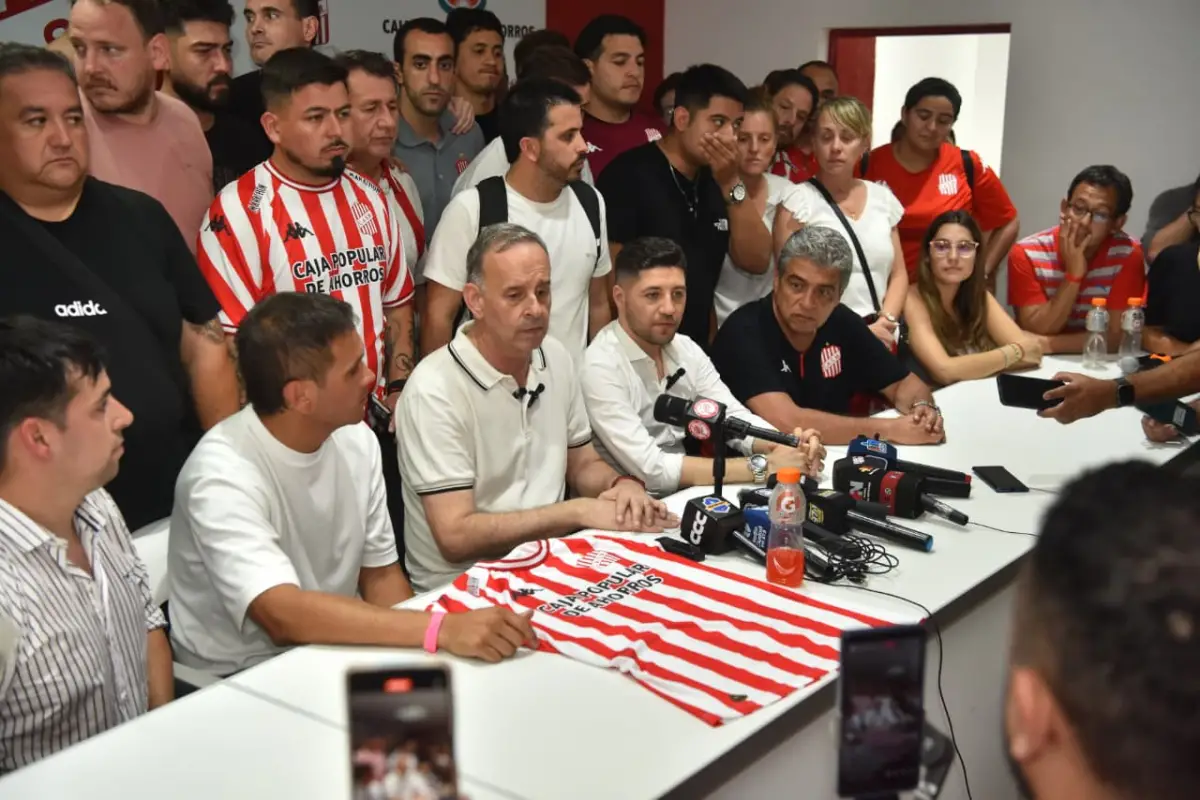 GESTIÓN. Mirkin y su comisión ajustan detalles del mando, revisan áreas sensibles y preparan decisiones para encarar el nuevo ciclo institucional en San Martín.