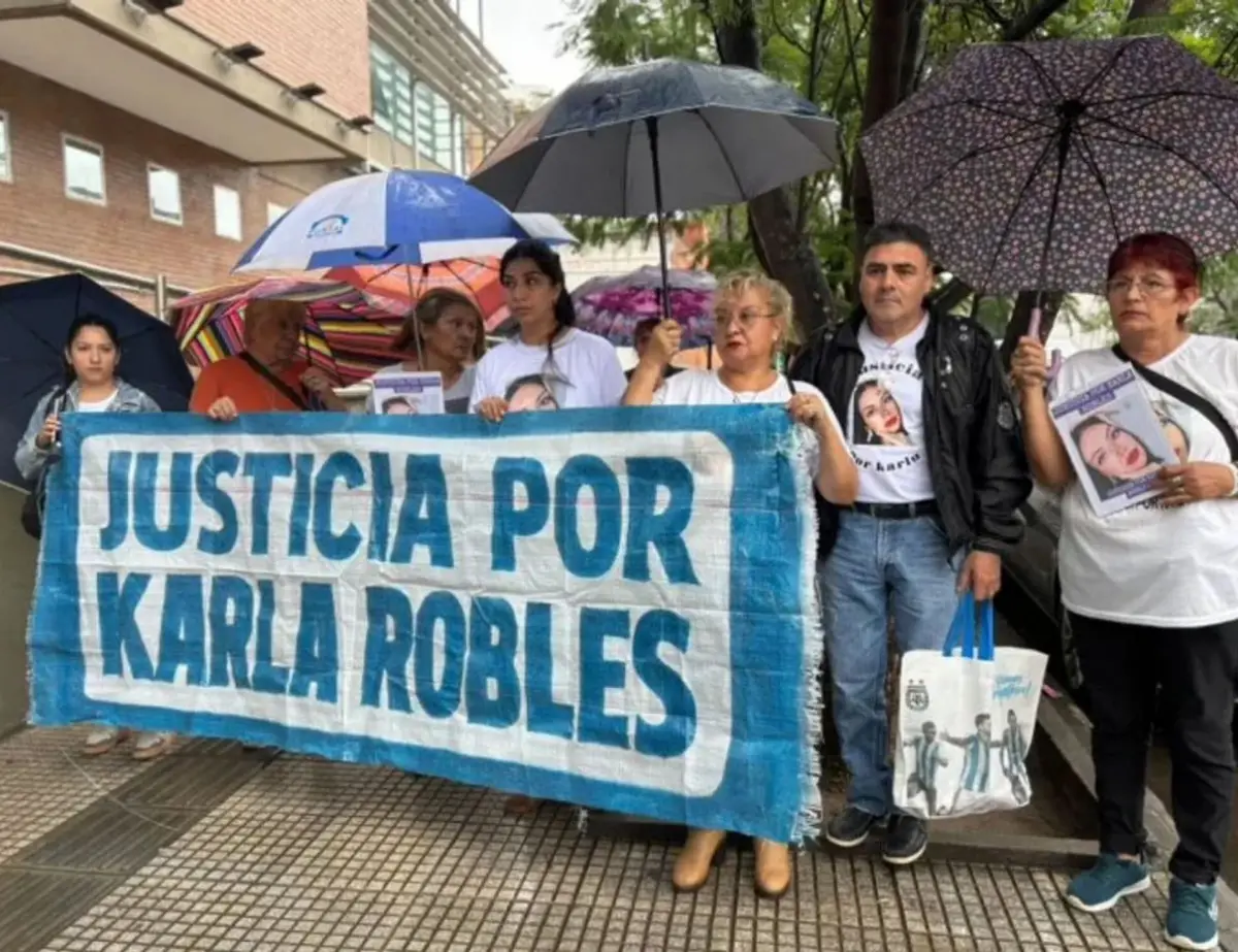 Marcharon para pedir justicia por Karla Robles