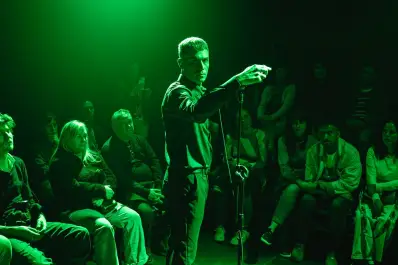 Comentario sobre la obra “Vi en el tumulto un deseo parecido”