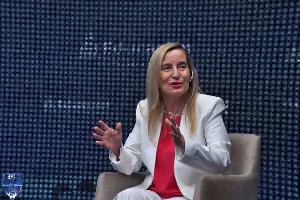 Entrar a la alfabetización “por la puerta grande” y dialogar con la inteligencia artificial