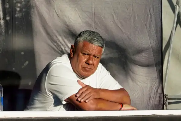 Chiqui Tapia en la mira: denuncias, críticas políticas y un patrimonio en el ojo de la tormenta