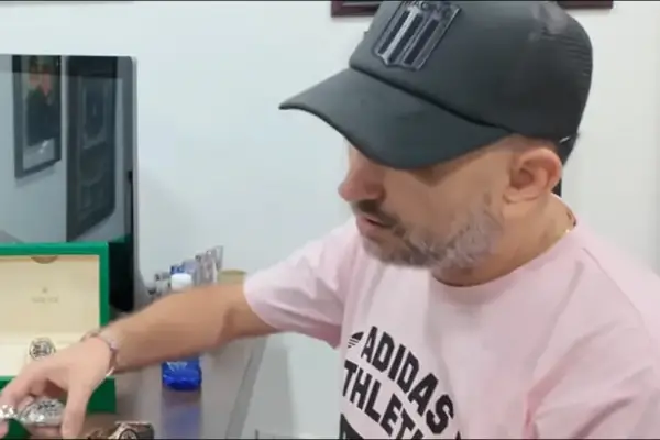 Se filtró un video del dueño de Sur Finanzas comprando un Rolex en Miami en medio del escándalo judicial