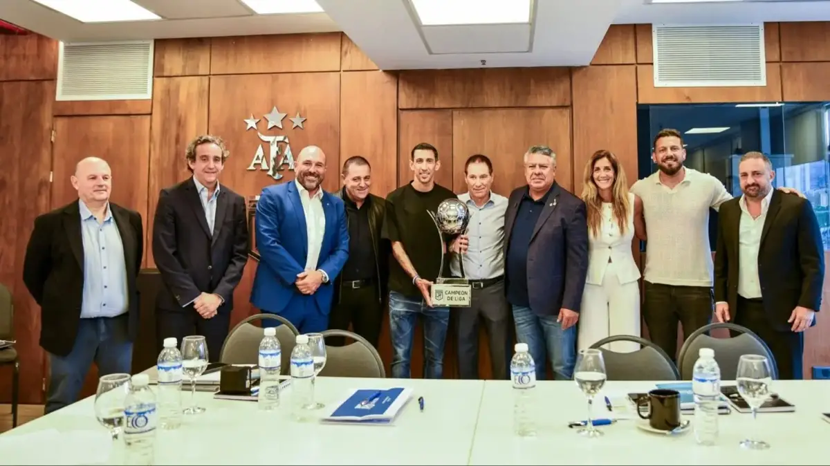 Radiografía digital de la crisis en la AFA: arbitrajes bajo sospecha y un conflicto que escala hacia la política