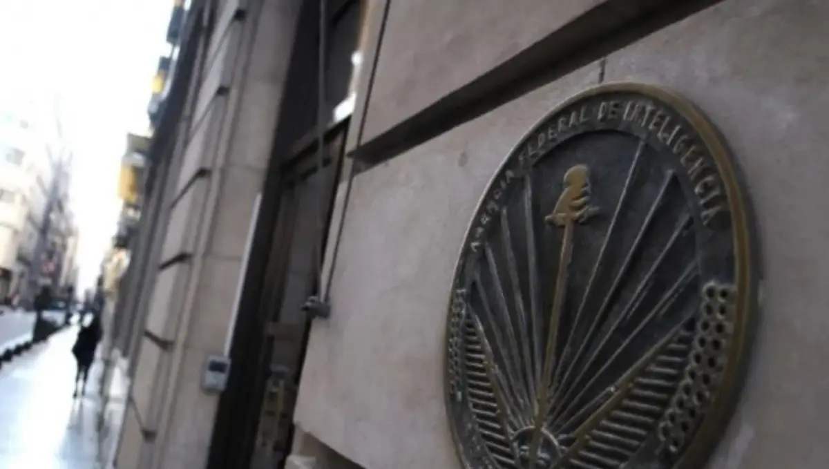 La Secretaría de Inteligencia del Estado (SIDE). 