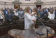 Video: el llamativo juramento de la diputada libertaria Virginia Gallardo