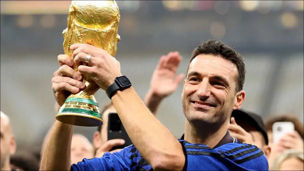 PROTAGONISTA. Lionel Scaloni será el encargado de ingresar la Copa del Mundo al escenario durante el sorteo.