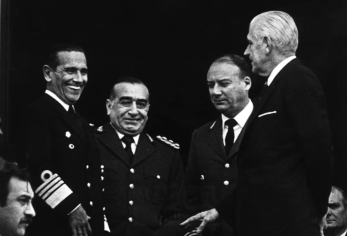 5 DE DICIEMBRE DE 1983. Se recuerda la disolución de la Junta Militar.