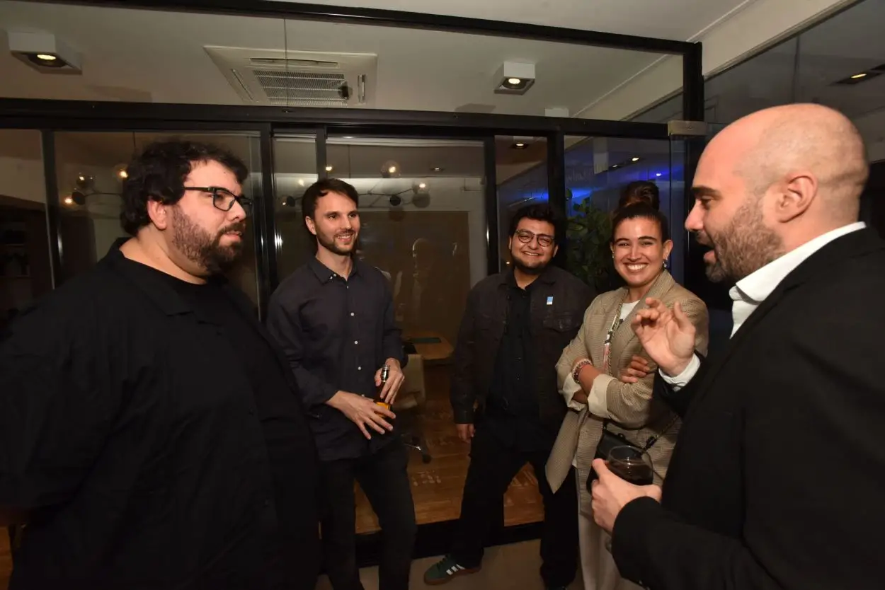 Charla distendida entre los speakers y expertos en Marketing