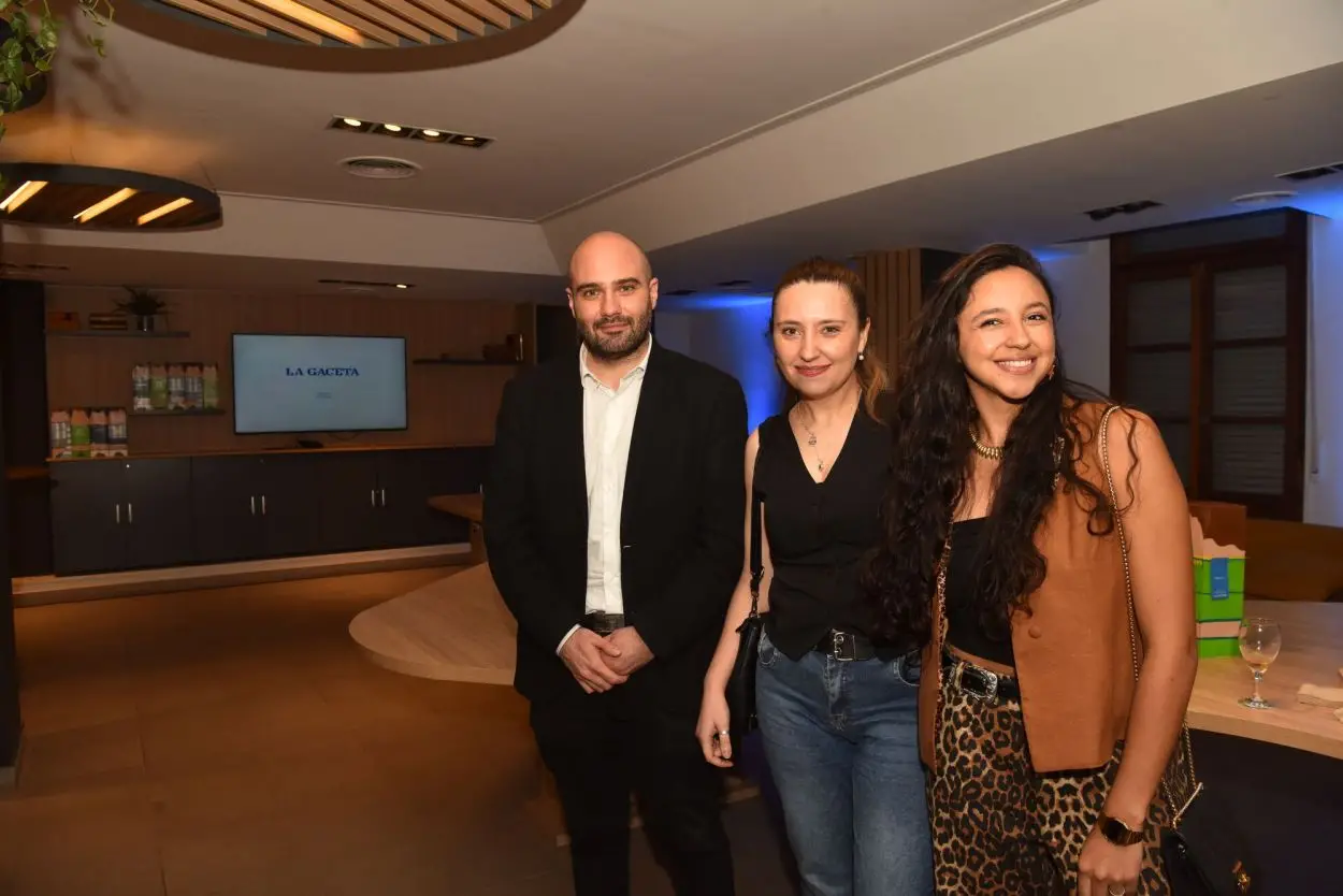 Referentes de Gemsa, Teilen y de Pálpitos en la Redacción.