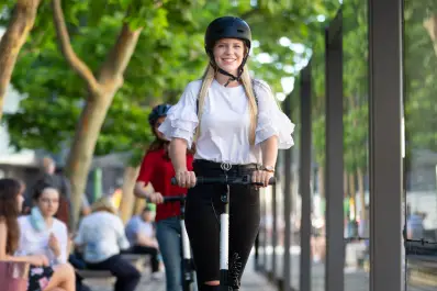 Bicicletas y monopatines: la nueva movilidad urbana y los seguros