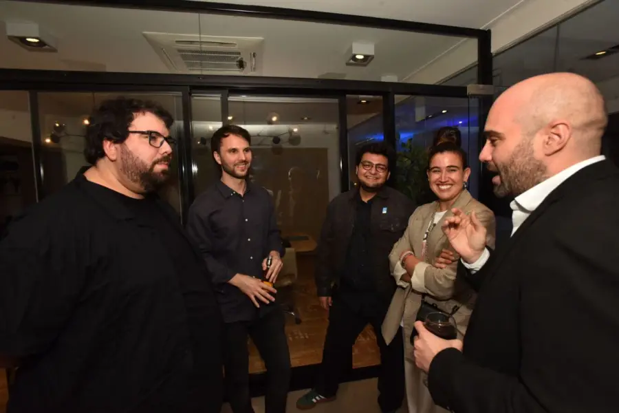 Charla distendida entre los speakers y expertos en Marketing