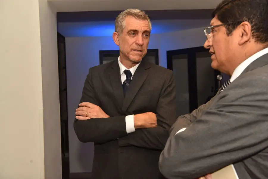 Gustavo Neme, gerente de la sucursal del Banco Santiago del Estero.