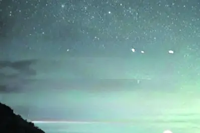 Una noche distinta en El Cadillal: kayaks bajo la luz de la luna