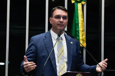 Flávio Bolsonaro dice que su padre lo designó como su sucesor político