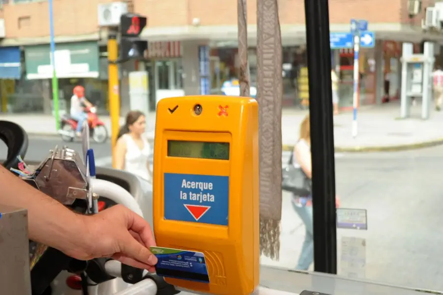 Regularizaron Uber, DiDi y Cabify y establecieron plazos para los choferes