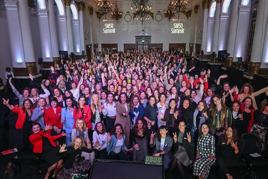 LIDERAZGO GLOBAL. Santander W50 abrió su convocatoria 2026 e invita a directivas a postular para su programa con la LSE.