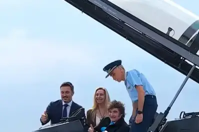 En Córdoba, Milei presentó a los aviones F-16 como los ángeles protectores del espacio aéreo argentino