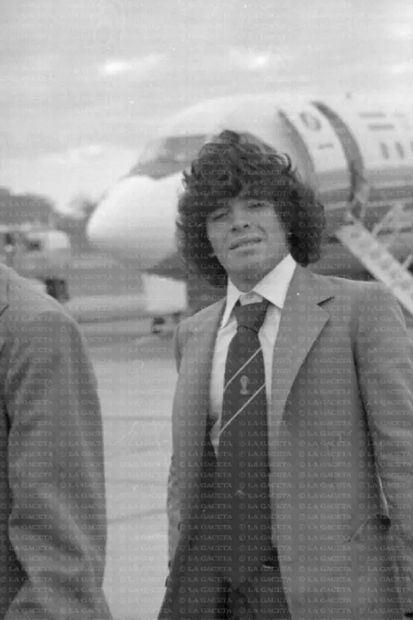 Recuerdos fotográficos: 1978. Maradona y la juvenil llegan para enfrentar al Cosmos