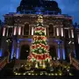 La Casa de Gobierno se iluminó con un nuevo Árbol de Navidad
