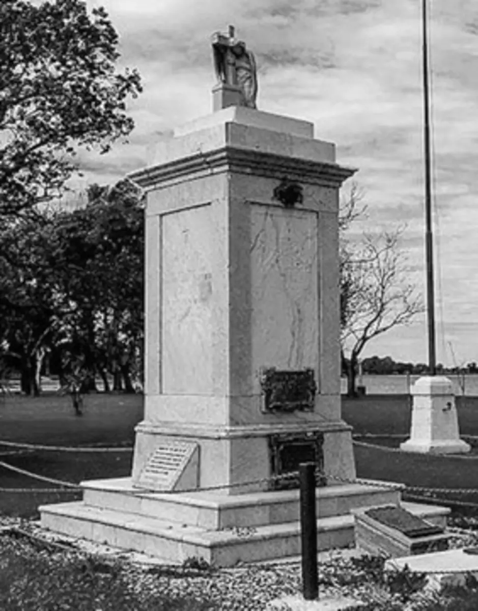 RECUERDO. El Monolito a los Héroes de Chascomús recuerda el levantamiento contra Juan Manuel de Rosas.