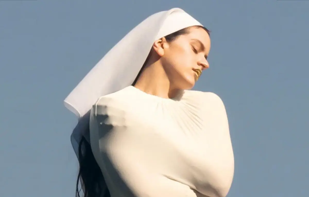 Cuál será el color que será furor en 2026, según Pantone: así lo lucen las celebridades