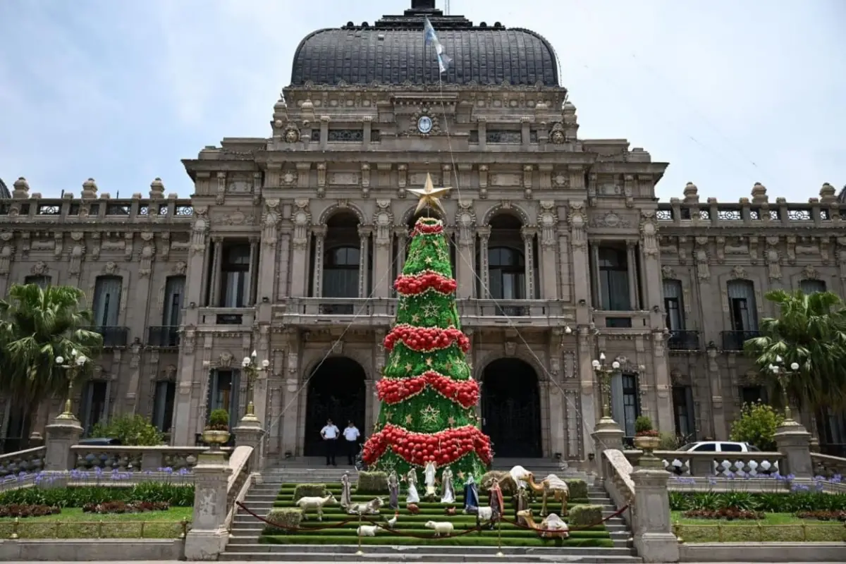 ¿Qué pasa puertas adentro de la Casa de Gobierno?