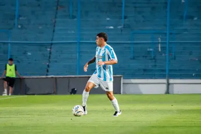 Se formó en Vélez, pasó por el fútbol sueco y explotó en Atlético Tucumán: la historia del 10 que sueña con brillar en el Monumental