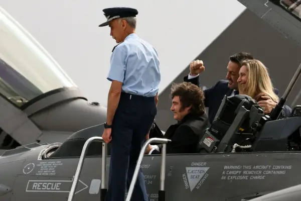 Con los F-16, Milei relanzó su doctrina de defensa y apuntó al kirchnerismo