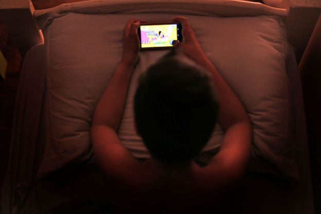 Un experto en neurociencias explica cómo afectan las pantallas a los niños