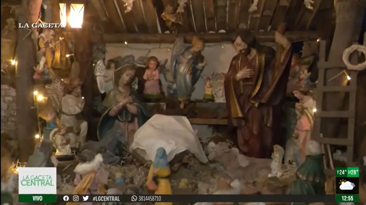 Un universo navideño bien tucumano: el pesebre de 250 piezas que une a tres generaciones