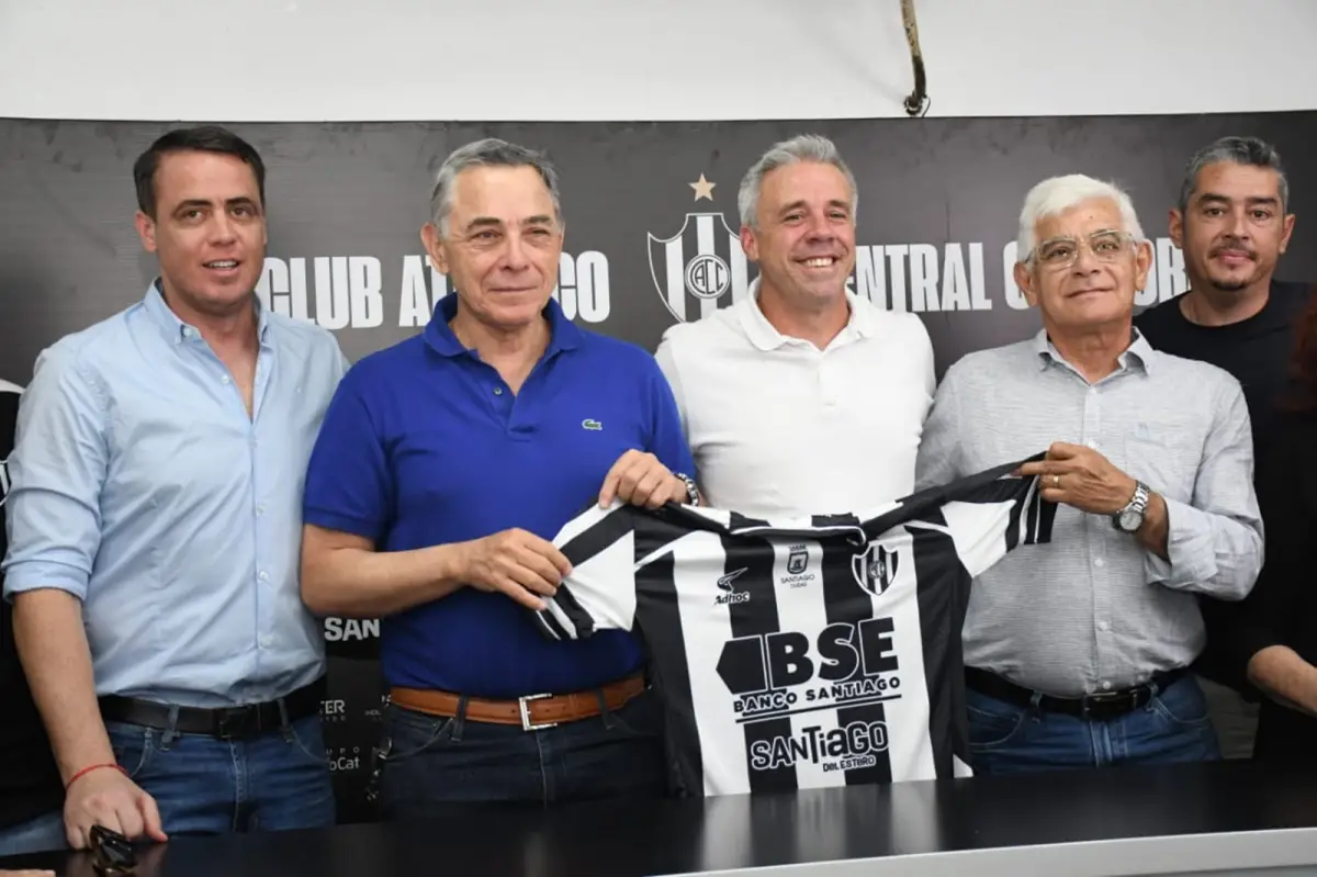 OFICIAL. Central Córdoba presentó oficialmente a Lucas Pusineri como entrenador del plantel profesional para 2026.