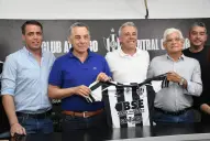 Central Córdoba presentó oficialmente a Lucas Pusineri como nuevo entrenador