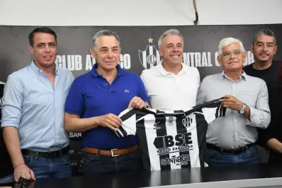Central Córdoba presentó oficialmente a Lucas Pusineri como nuevo entrenador