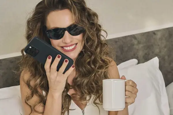 “Pampita” marcó tendencia con un vestido boho chic que ya orientó la temporada de verano