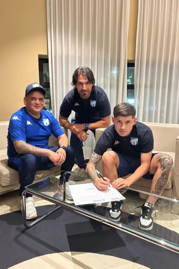 APUESTA A FUTURO. Tras su buena temporada, Atlético le hizo un contrato a Vallejo hasta diciembre de 2027.