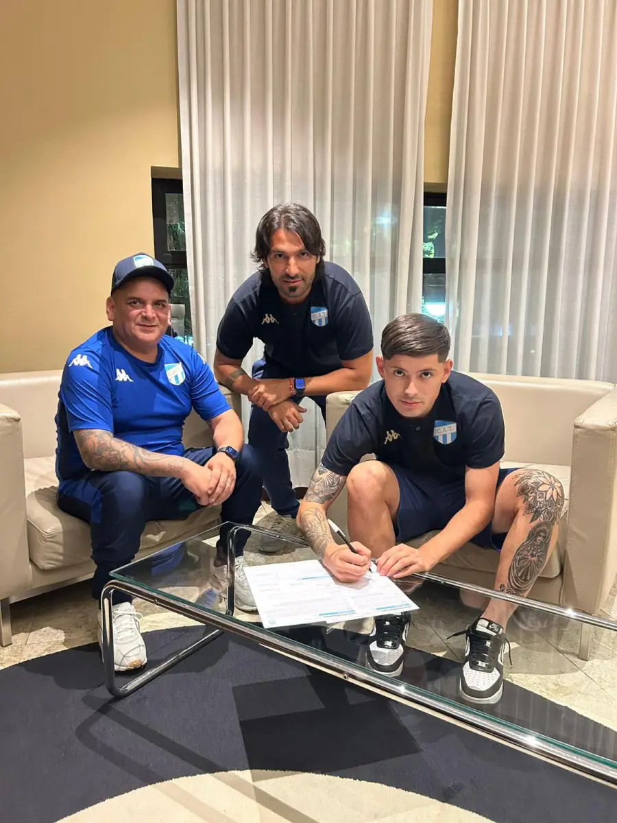 APUESTA A FUTURO. Tras su buena temporada, Atlético le hizo un contrato a Vallejo hasta diciembre de 2027.