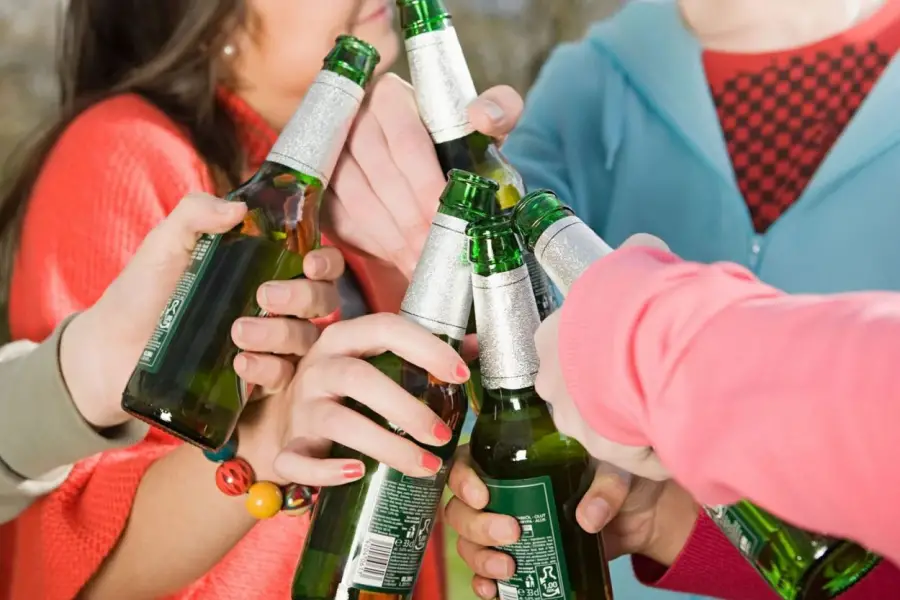 Energizantes y vapeo superan al alcohol y al tabaco entre los adolescentes