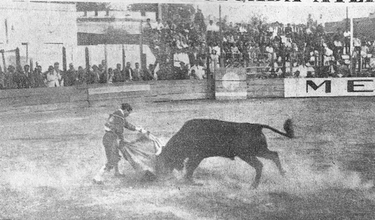 Recuerdos fotográficos: 1943. Corridas de toros en el Solar de los Deportes “santo”