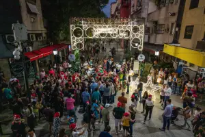 Luces, magia y encuentro: así se vive el nuevo Paseo Navideño en el corazón de Tucumán